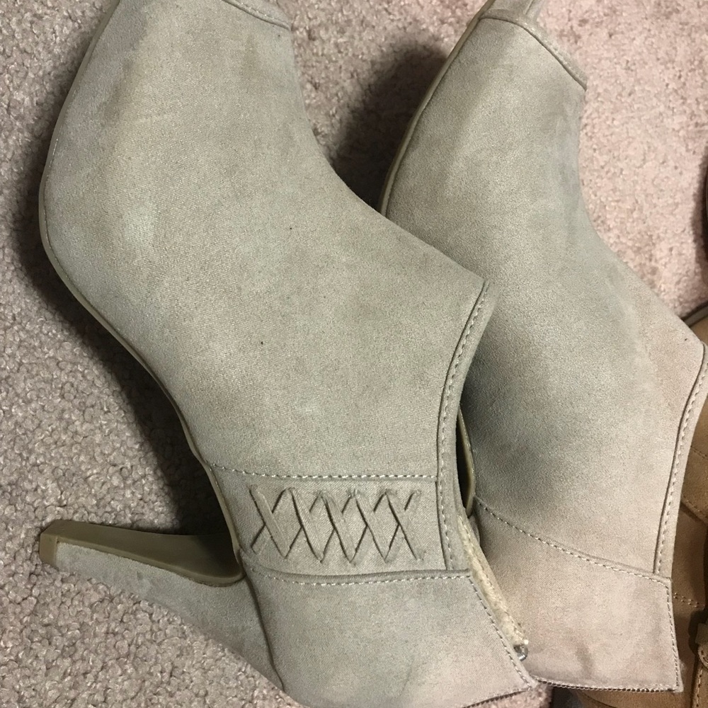 NWOT Madden Girl booties size 10